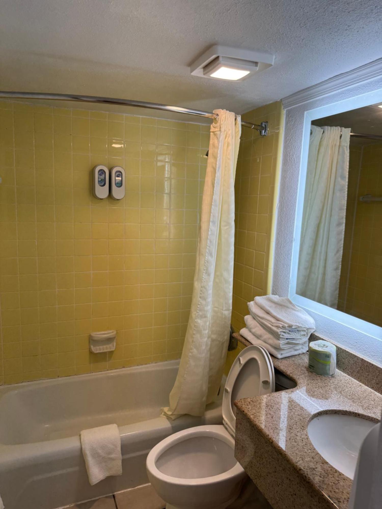 Belmont Inn & Suites เวอร์จิเนียบีช ภายนอก รูปภาพ