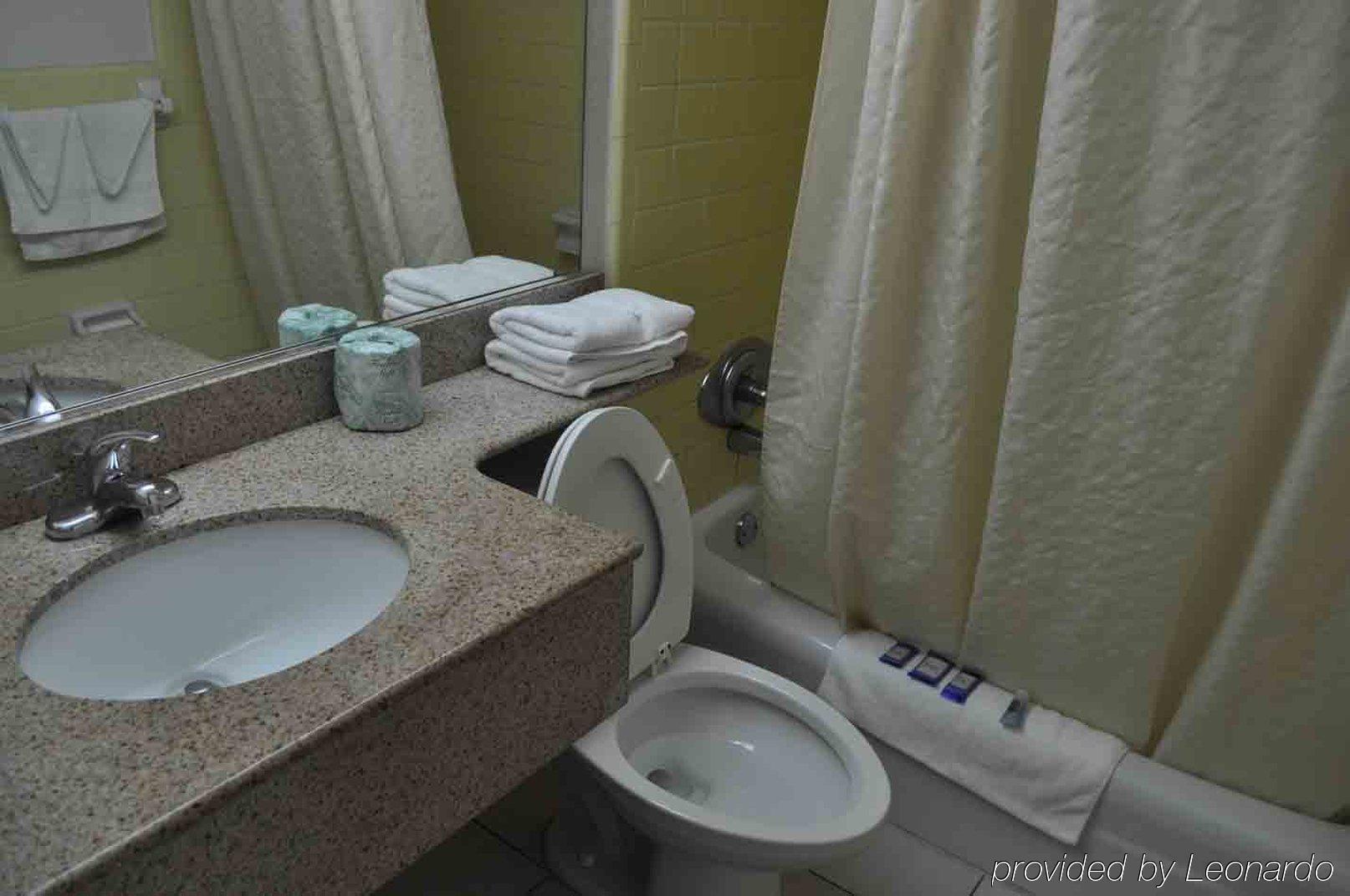 Belmont Inn & Suites เวอร์จิเนียบีช ภายนอก รูปภาพ